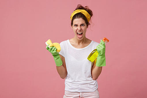 The resignation letter with the rage of the cleaning worker made a support.-furious-annoyed-woman-yellow-scarf-head-green-gloves-holding-washing-spay-sponge-having-ang.jpg