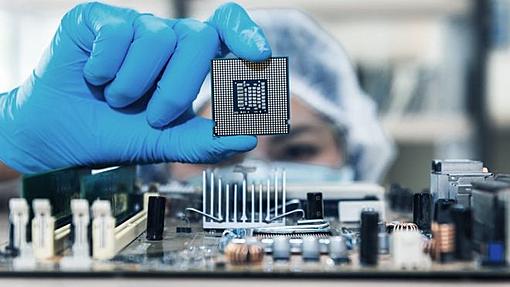 IBM said the chip shortage could take two years.-_116818487_chip1.jpg