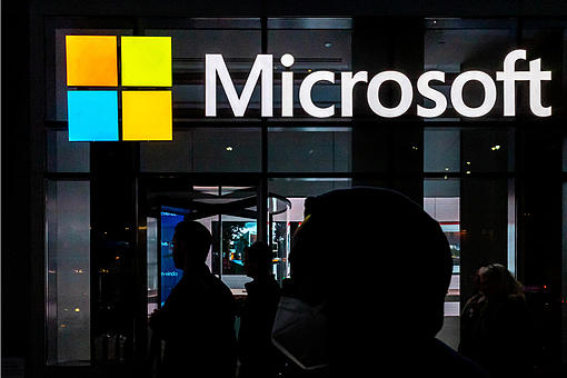 Microsoft profits soar 47% in Q4-large_image_1207074417.jpg