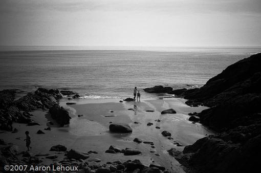 FINALLY, a decent scanner!-people-beach.jpg