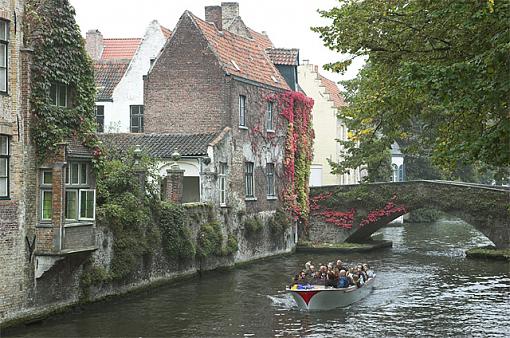 Calibration help please-brugge-canal-boat-_ws.jpg