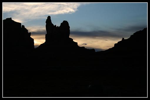 Show Me Your Sunsets...-img_5603_monument_valley.jpg