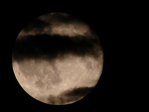 Blood Harvest Moon.-cloudy-full-moon.jpg