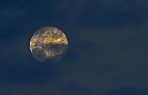 Cloudy full moon rising-fll-mn-cld-mddlbrg-ec-_dsc5877r.jpg