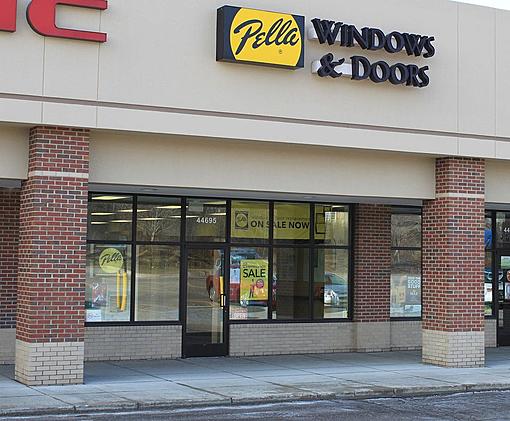 The front of this window and door store has windows and doors!-xtiptngn3b921.jpg