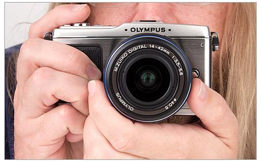 Olympus E-P1 Micro Four Thirds Camera-olympus_e-p1-hands.jpg