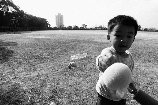 Baseball-dec-2004-014_1-bw.jpg