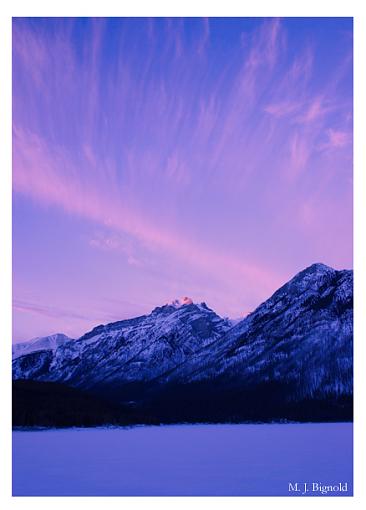 Minnewanka at Dusk - Critique please ! :)-minnewanka.jpg