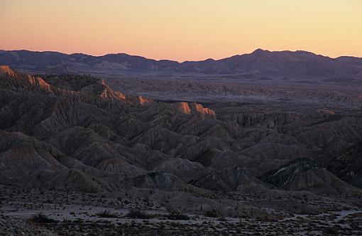 Crops of an image:  landscape vs. box-borregobadlandsvista0.jpg