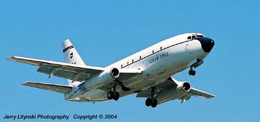 A twin-jet Air Force aircraft-0_w_05a-crop_n90s_70-210mm_re100_19feb04_jet-533c.jpg