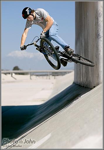 Urban Mountain Biking-802c1292.jpg