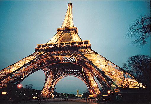 A different view point-eiffel.jpg