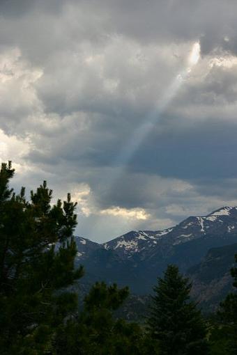 Rocky Mountain National Park-lightray.jpg