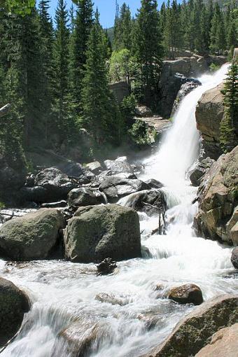 Flowing water long exposures-albertafalls4.jpg