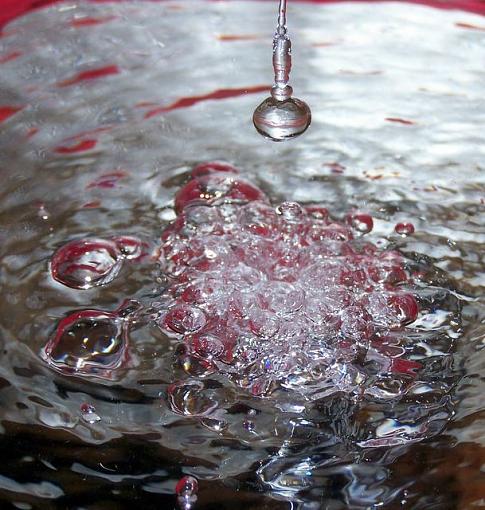 Falling drop of water-waterdrop.jpg