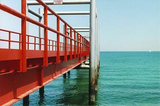 red pier-pixmar04-3.jpg