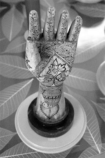 Henna Hi-5-henna-hi5bw.jpg