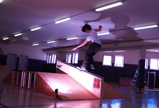 another skateboarding picture. my god. check it out!-p2110458-small-.jpg