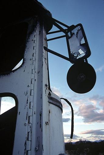 A bus to Nowhere-oldbus2_600.jpg