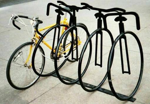 black bike,black bike,black bike, yellow bike-yellowbike.jpg