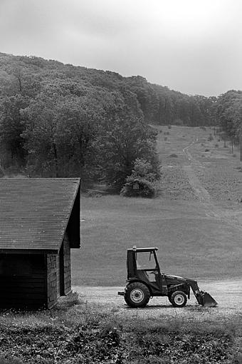 Tractor &amp; Barn. Harriman, N.Y.-0606-3301x.jpg