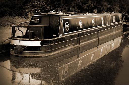 Canal Boat-canal-boat-v_small.jpg