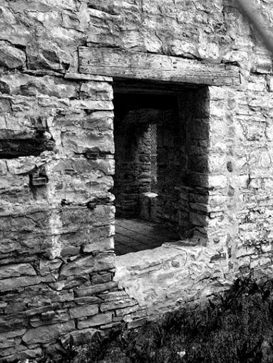 windows-window-b-w.jpg