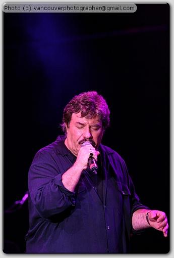 Tony Orlando concert shots-img_3353_800x600.jpg