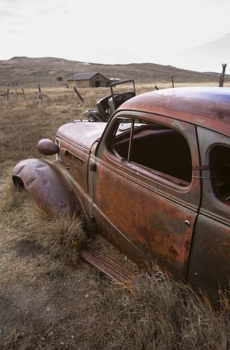 Old Bodie Car-oldbodiecar25_640_some_desat.jpg