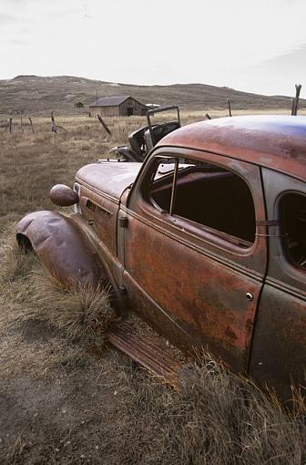 Old Bodie Car-oldbodiecar25_640_some_desat2.jpg