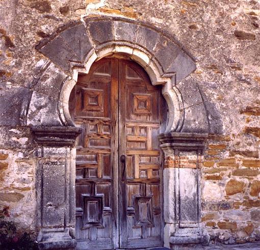 1734 Door-mission-espada-door-600.jpg