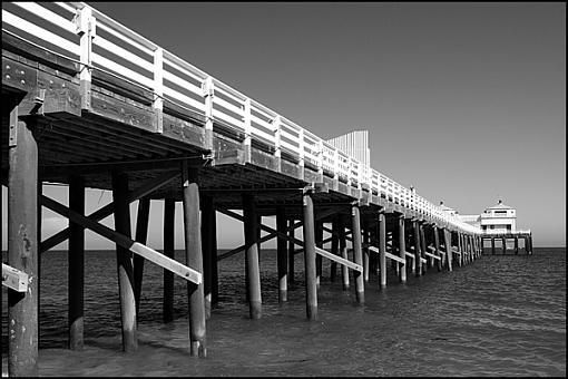 Malibu Fishing Pier-img_6427_bw_600.jpg