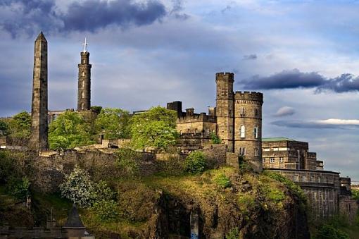 Calton Hill in Edinburgh-calton-hill.jpg