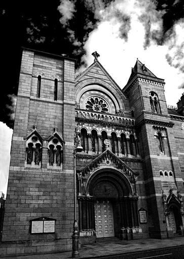 A trip to Dublin-church-b-w2.jpg