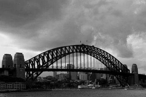 B&amp;W of sydney-img_2180_b-w_smaller.jpg