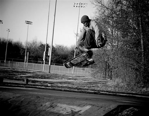 skaters in B&amp;W-bwskater-0302-medium-small-.jpg