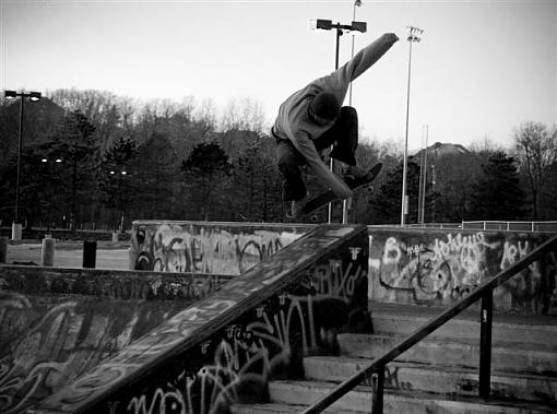 skaters in B&amp;W-bwskater-0297-small-.jpg