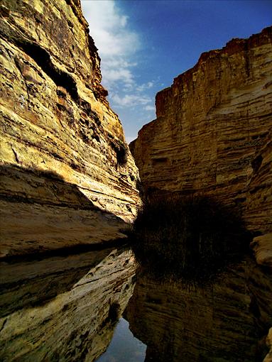 reflected crater canyon-reflection-canyon-.jpg