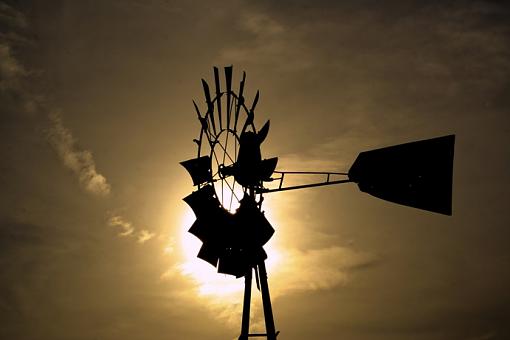 Backlit Windmill-windmill_backlight.jpg