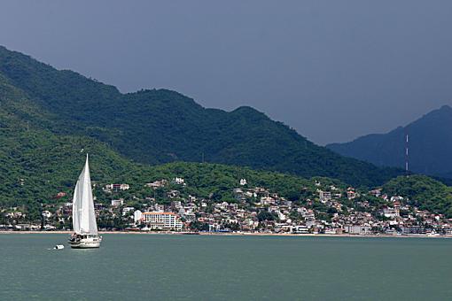 Puerto Vallarta-puerto_sailboat.jpg