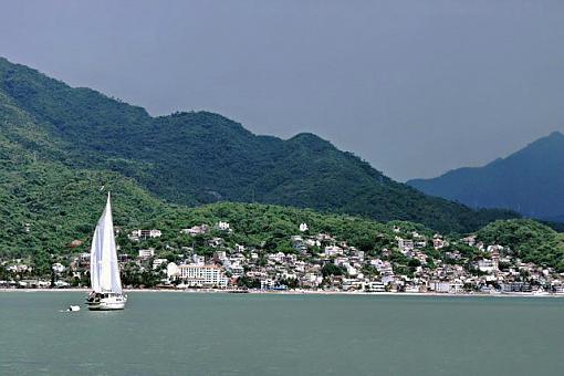 Puerto Vallarta-puerto_sailboat_hazy.jpg