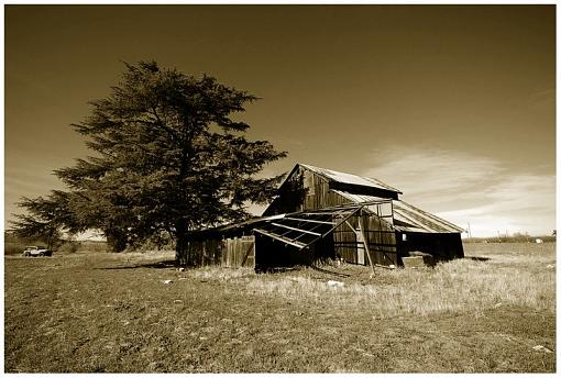 B /W Brentwood Barn-country-time-a1_s.jpg