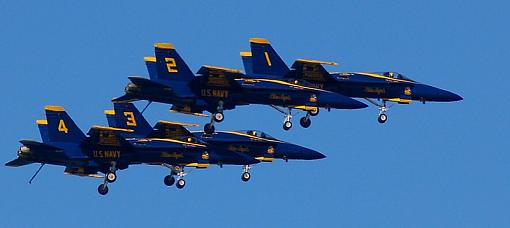 These Guys Are Really Low-blue-thunders_ssc_1070.jpg