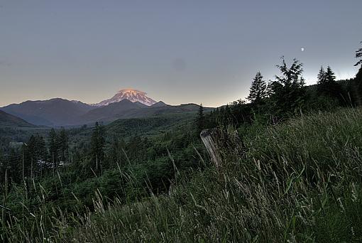 Rainier with a cap  hdr-dsc_0033_4_5_6.jpg