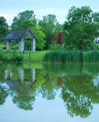 calm water reflection-dsc_5851.bb.jpg