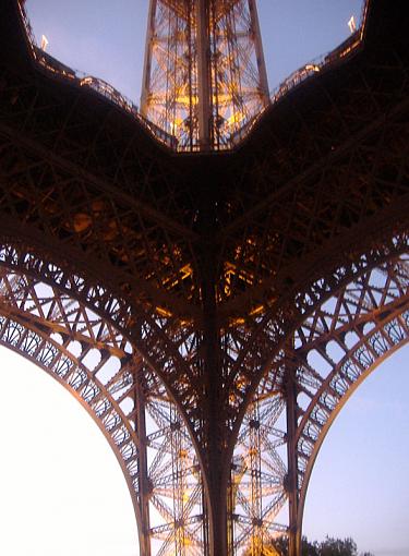 eifel tower, a diffrent view-dscf3118.jpg