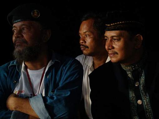 Three Gentlemen Of Jakarta-sby251108-141org.jpg