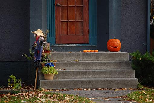 Warsaw Street-halloweenporchsm.jpg