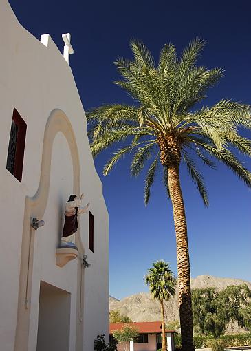 The Desert Church -- Exterior-_dsc1133_px800.jpg