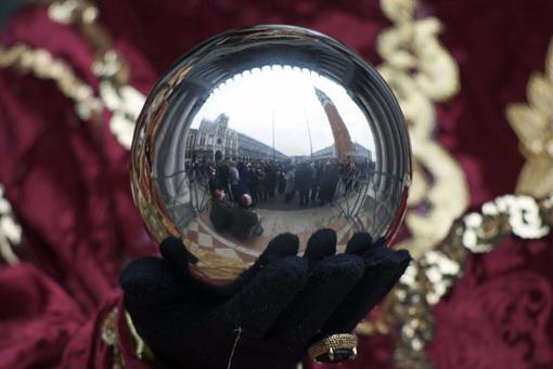 Venice Carneval 2009 - Reflections-c41s.jpg